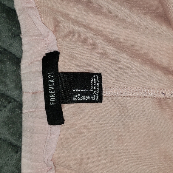 Forever 21 lace shorts - Picture 2 of 3